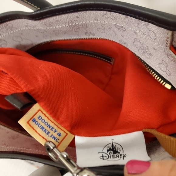 NWT Disney Dooney & Bourke "Reigning Dogs" Large Tote, Authentic, Collectors - Picture 9 of 12